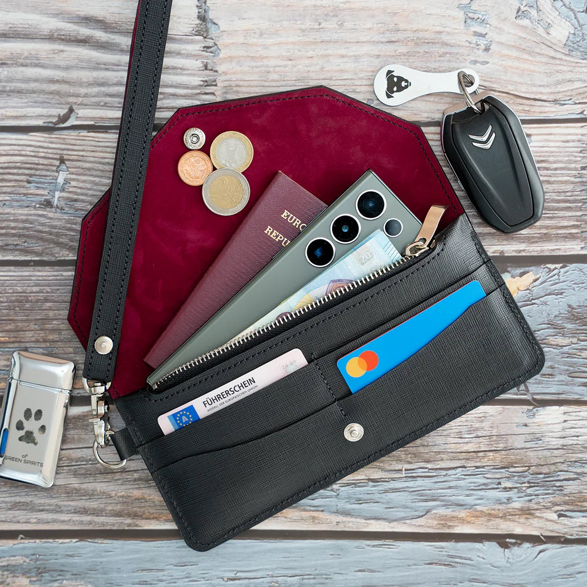 Saffiano Leder - Alles, was du über das Luxusmaterial wissen musst