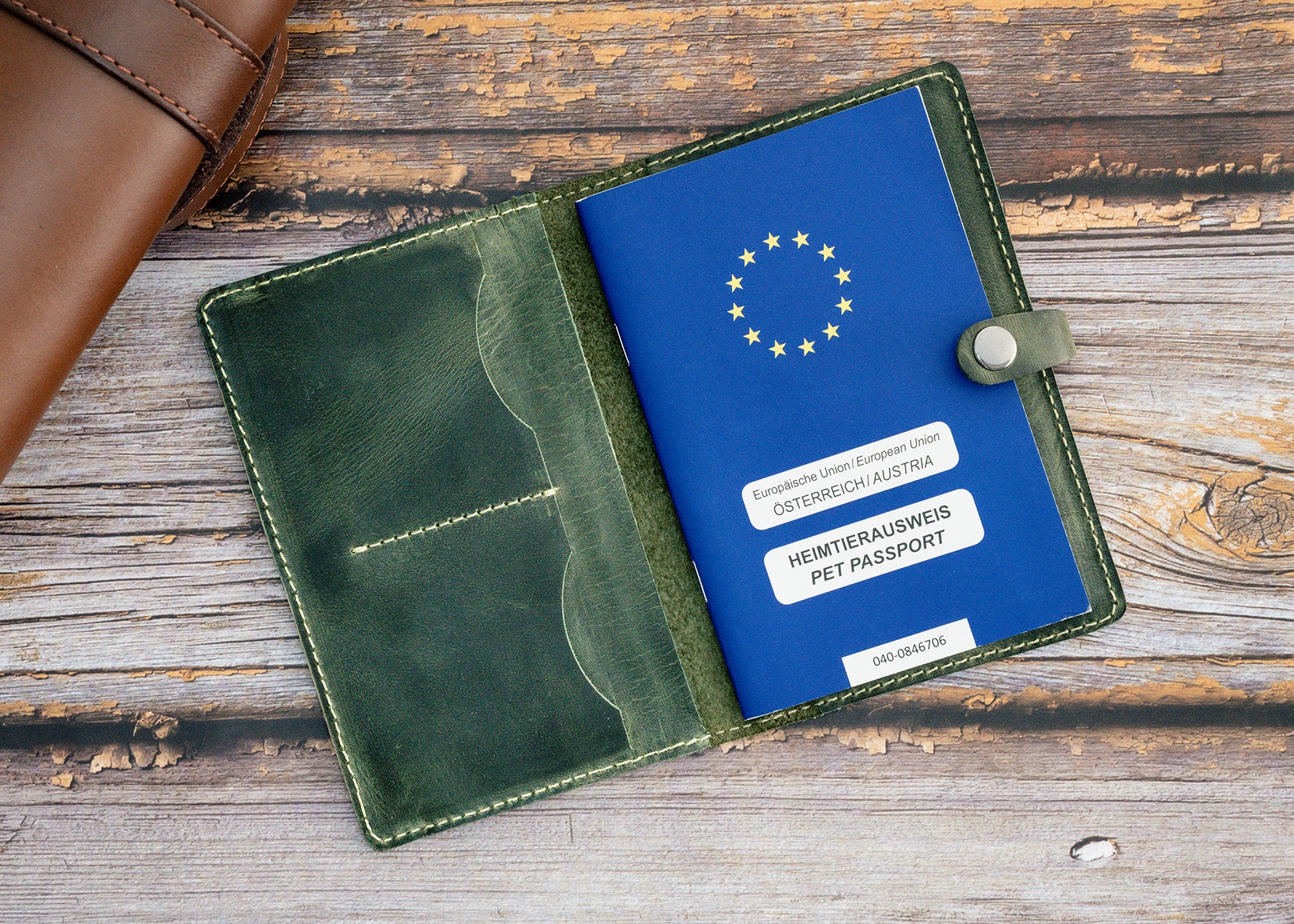 Impfpasshülle olivfarbenes Crazy Horse