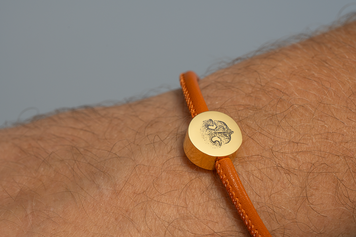 Lederarmband mit graviertem Charm