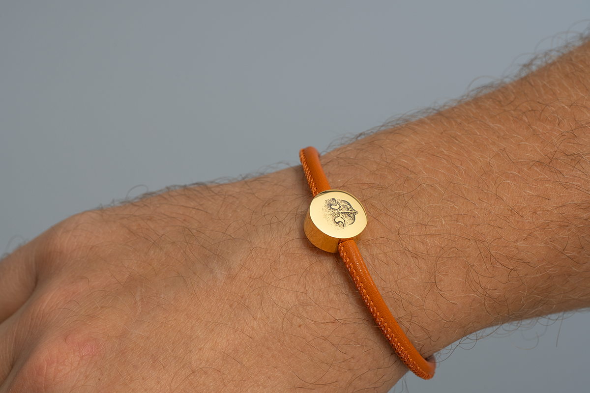 Lederarmband mit graviertem Charm