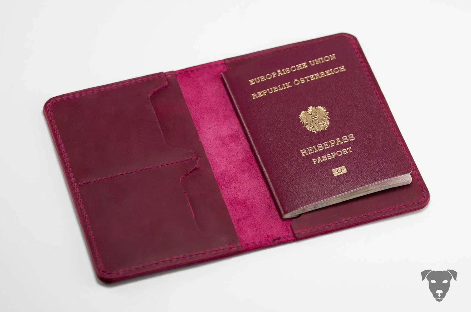 REISEPASSHÜLLE CRAZY HORSE MAGENTA