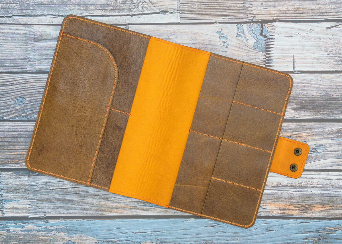 Travel Wallet aus Wasserbüffelleder