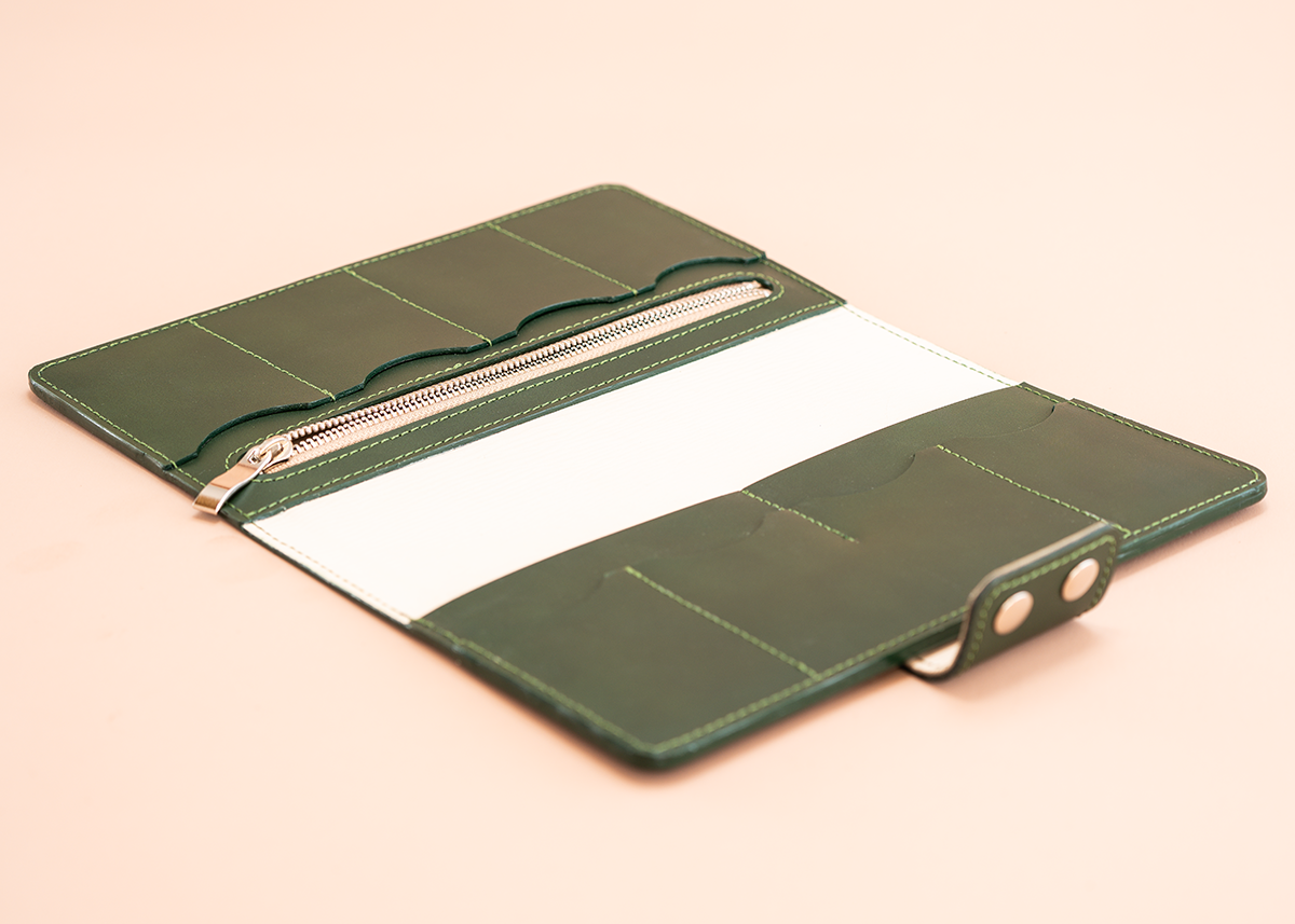 Travel Wallet dunkelgrün für 2