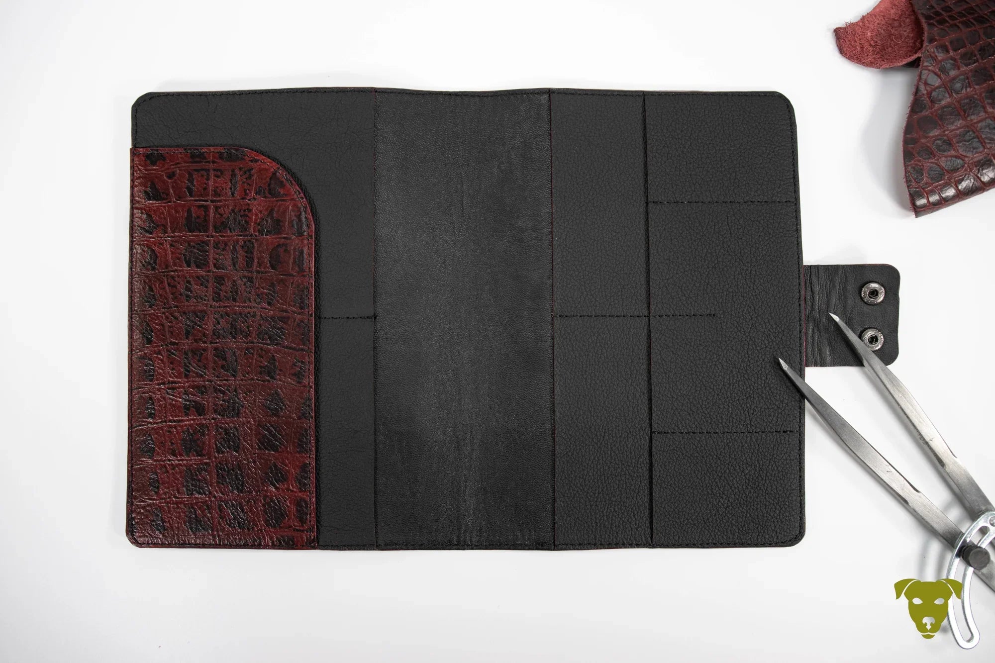 Travel Wallet KROKO - ROT für 4 Pässe