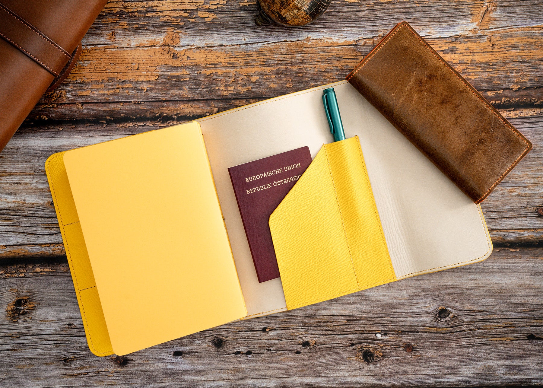 Traveler’s Notebook „Soleil“ – Handgefertigter Luxus aus Epsom-Leder