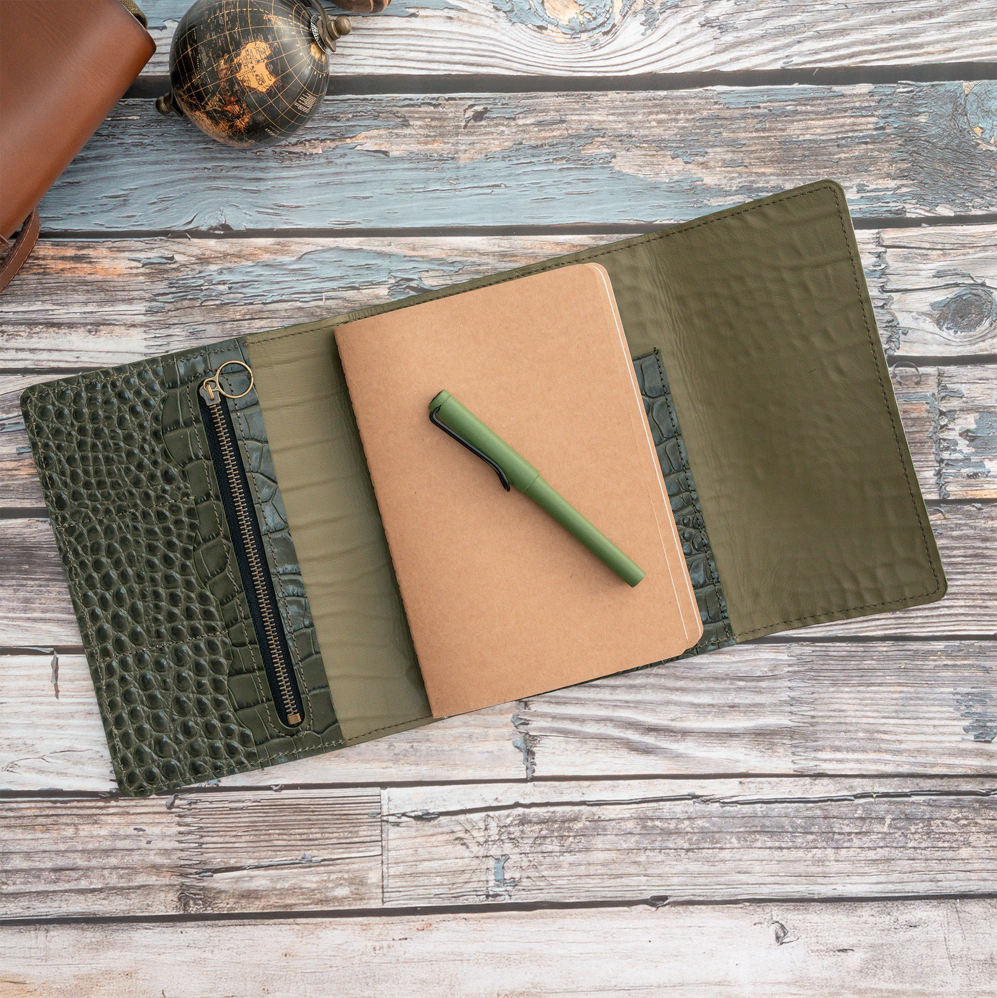 Traveler's Notebook in Kroko