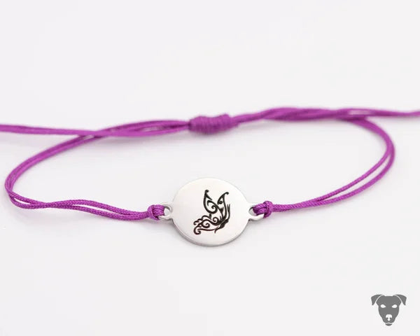 Makramee-Armband mit lasergraviertem Charm