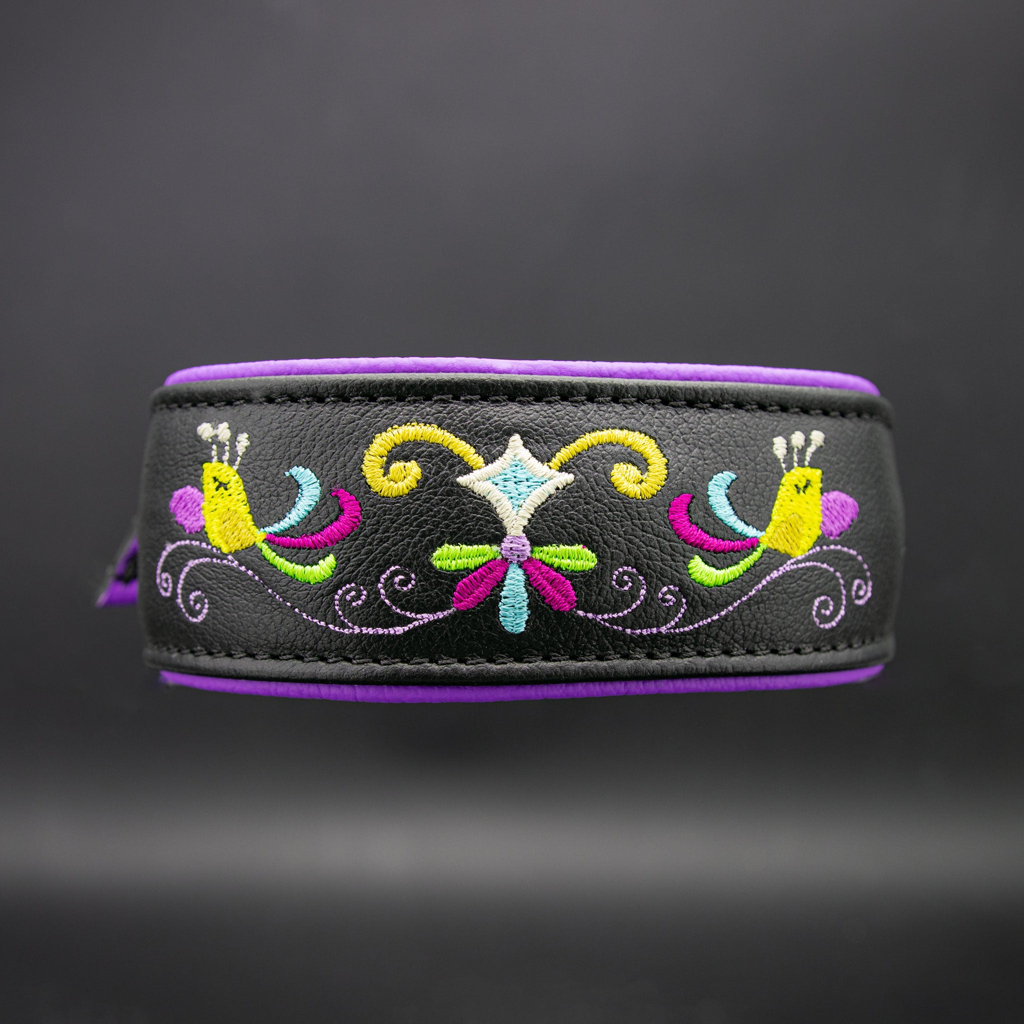 Exklusives Whippet-Halsband aus Leder – Handgefertigter Luxus mit Vogel-Stickerei