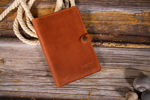 Impfpasshülle aus CRAZY HORSE in cognac