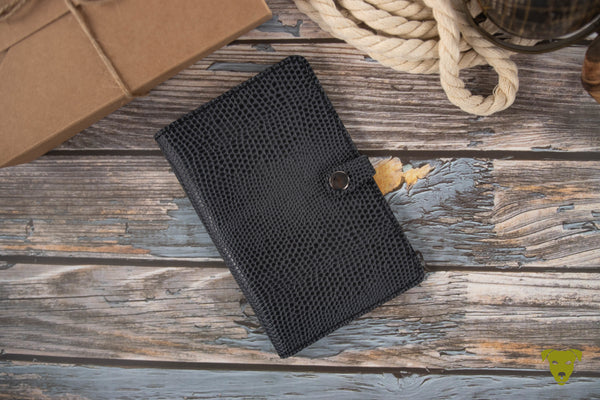 Impfpasshülle aus geprägtem Leder