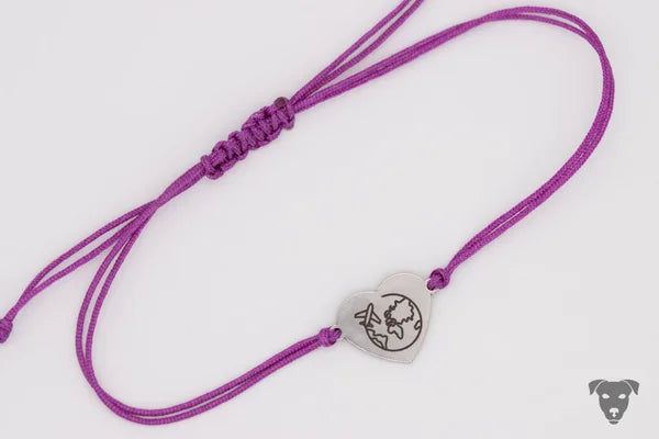 Makramee-Armband mit lasergraviertem Charm