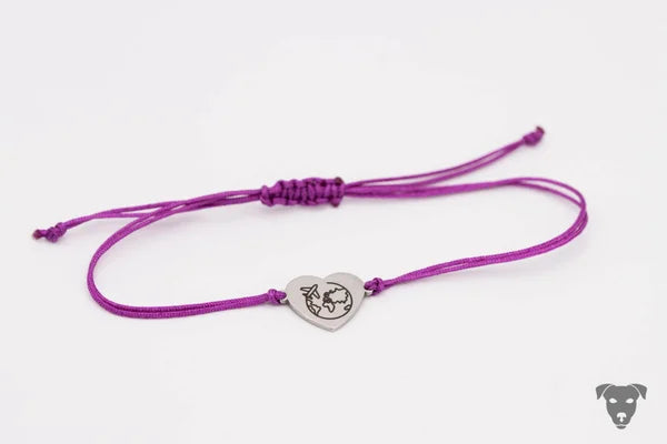 Makramee-Armband mit lasergraviertem Charm