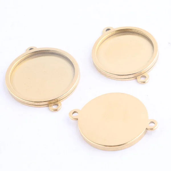 Shell bracelet "GOLDEN CROWN"