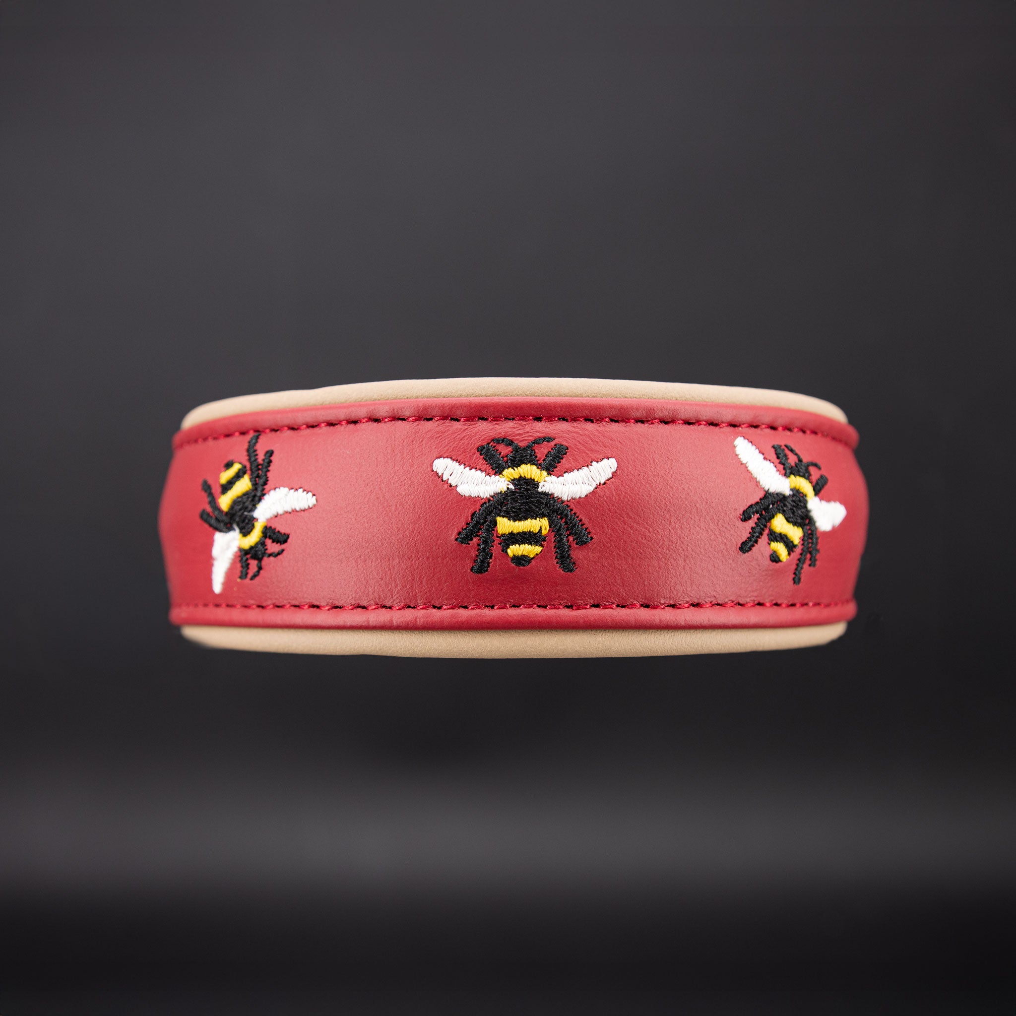 Exklusives Hunde-Halsband „Bienen“ – Handgefertigtes Rindnappa in Rot & Beige
