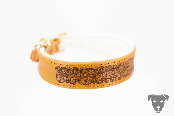Hundehalsband feinst bestickt, handgefertigte Hundehalsbänder aus Meisterhand. Fettleder Halsband, Riemen Halsband oder klassisches Nappa Halsband, mit Lasergravur, Heiß Geprägt oder feinst bestickt, handmade-4-dogs