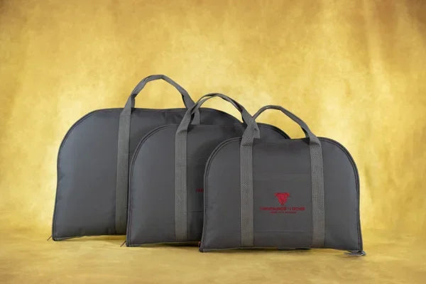 Hunde-Reisebett-handgefertigt-von-handmade-4-dogs-in-graphit-grau-mit-roter-liegefläche