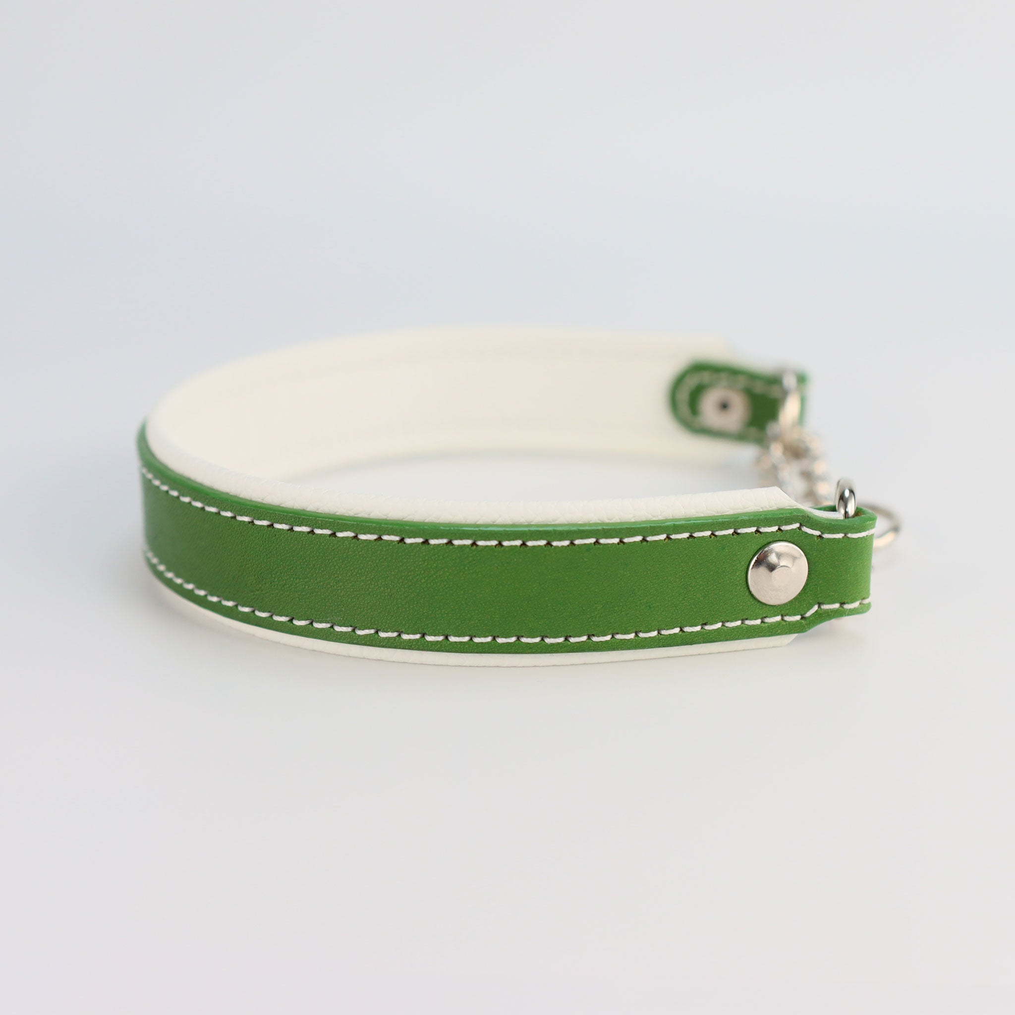 Leder-Hundehalsband grasgrün weiß gepolstert Seitenansicht