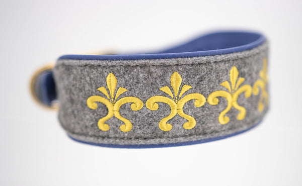 Hundehalsband feinst bestickt, handgefertigte Hundehalsbänder aus Meisterhand. Fettleder Halsband, Riemen Halsband oder klassisches Nappa Halsband, mit Lasergravur, Heiß Geprägt oder feinst bestickt, handmade-4-dogs