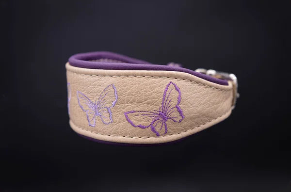 Hundehalsband feinst bestickt, handgefertigte Hundehalsbänder aus Meisterhand. Fettleder Halsband, Riemen Halsband oder klassisches Nappa Halsband, mit Lasergravur, Heiß Geprägt oder feinst bestickt, handmade-4-dogs