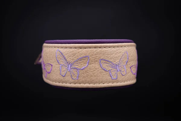 Hundehalsband feinst bestickt, handgefertigte Hundehalsbänder aus Meisterhand. Fettleder Halsband, Riemen Halsband oder klassisches Nappa Halsband, mit Lasergravur, Heiß Geprägt oder feinst bestickt, handmade-4-dogs