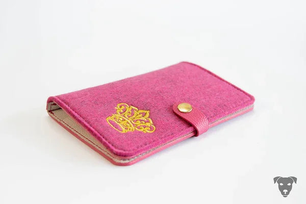 Impfpasshülle für Hunde, EU-Heimtierausweishülle PINK&PINK Kronen Stick