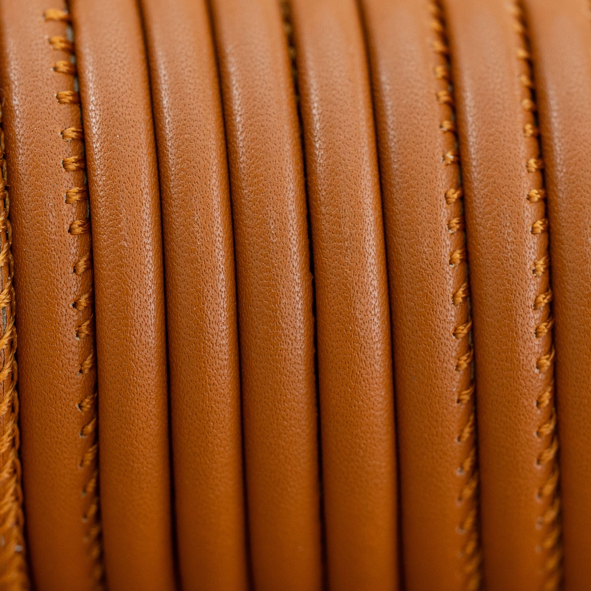 makro ansicht lammnappa schmuckkordel cognac