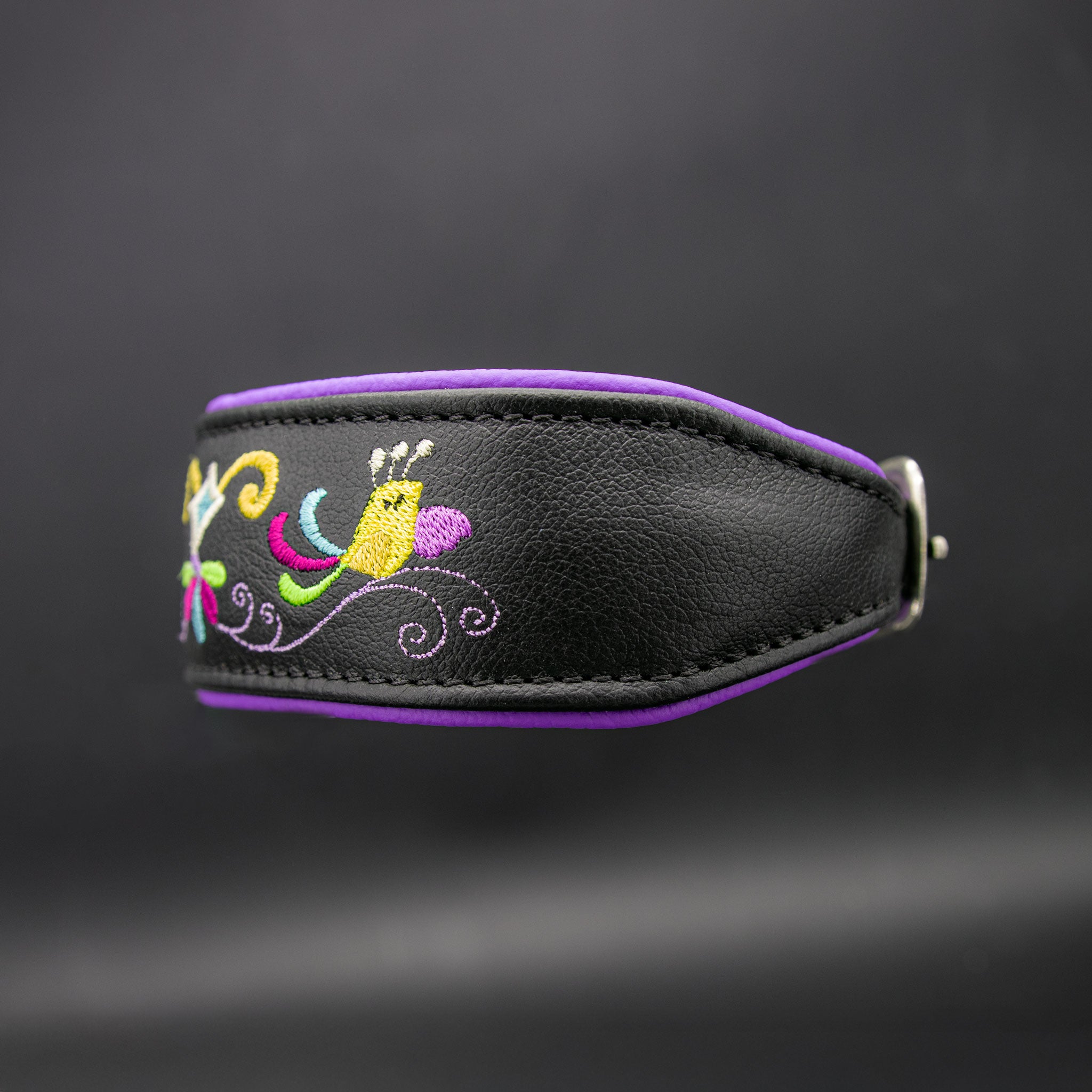 Exklusives Whippet-Halsband aus Leder – Handgefertigter Luxus mit Vogel-Stickerei