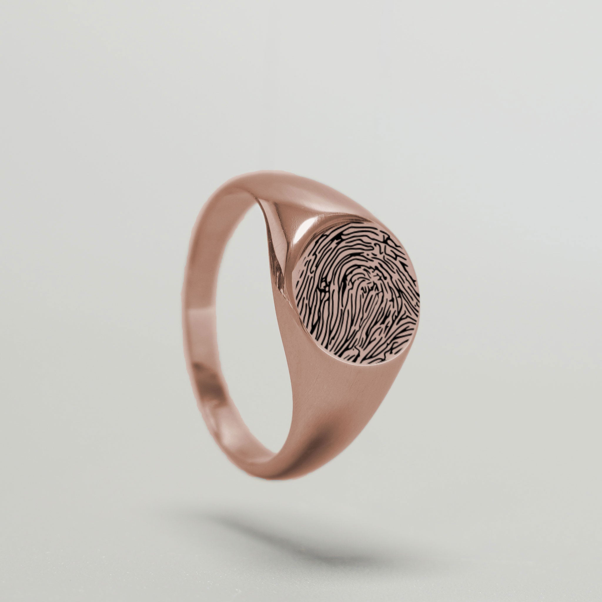 Siegelring in rosegold mit Fingerabdruck-Gravur