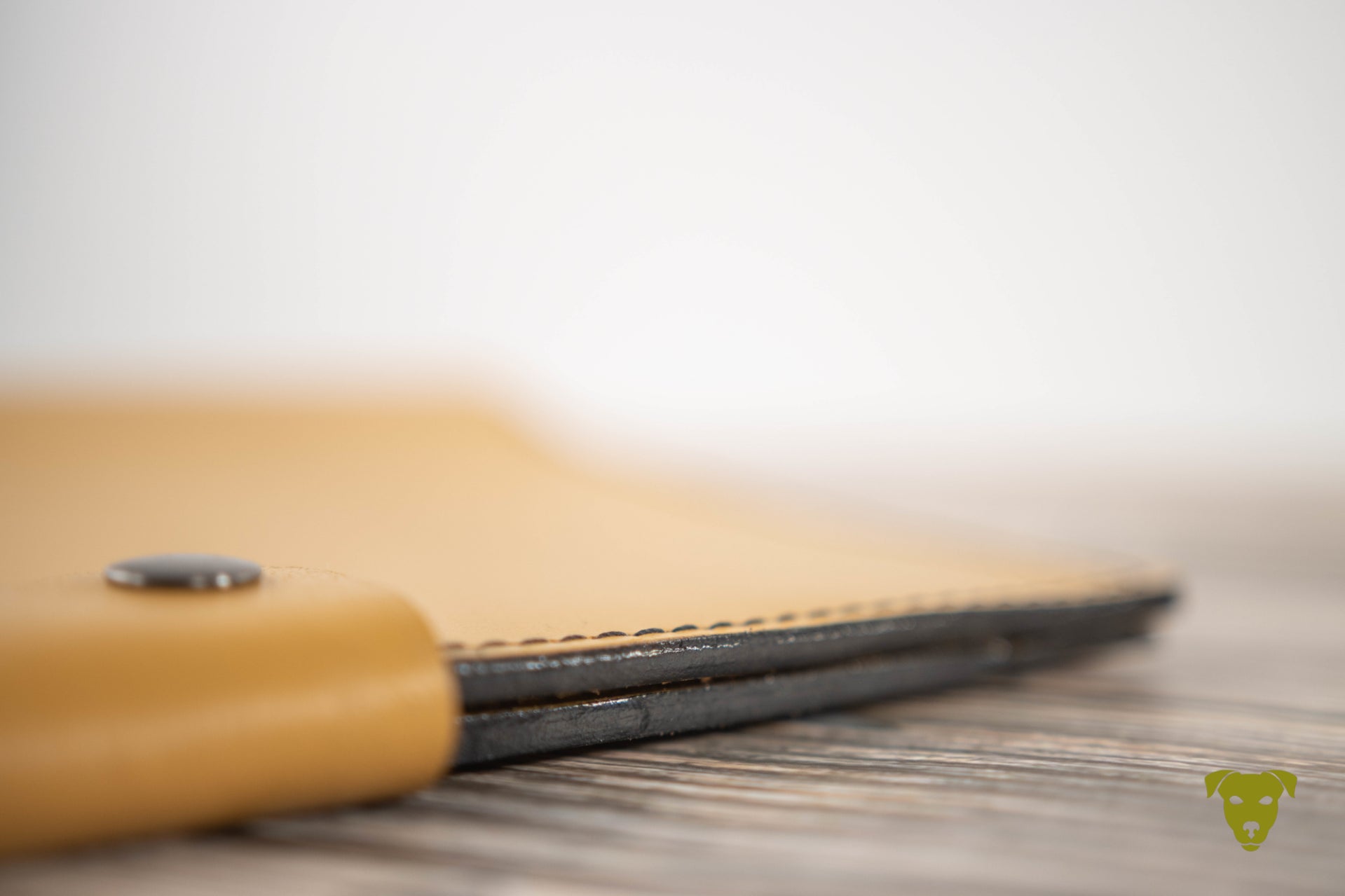 Travel Wallet MAISGELB für 4 Pässe