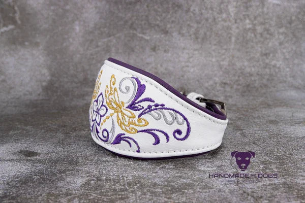 Hundehalsband feinst bestickt, handgefertigte Hundehalsbänder aus Meisterhand. Fettleder Halsband, Riemen Halsband oder klassisches Nappa Halsband, mit Lasergravur, Heiß Geprägt oder feinst bestickt, handmade-4-dogs