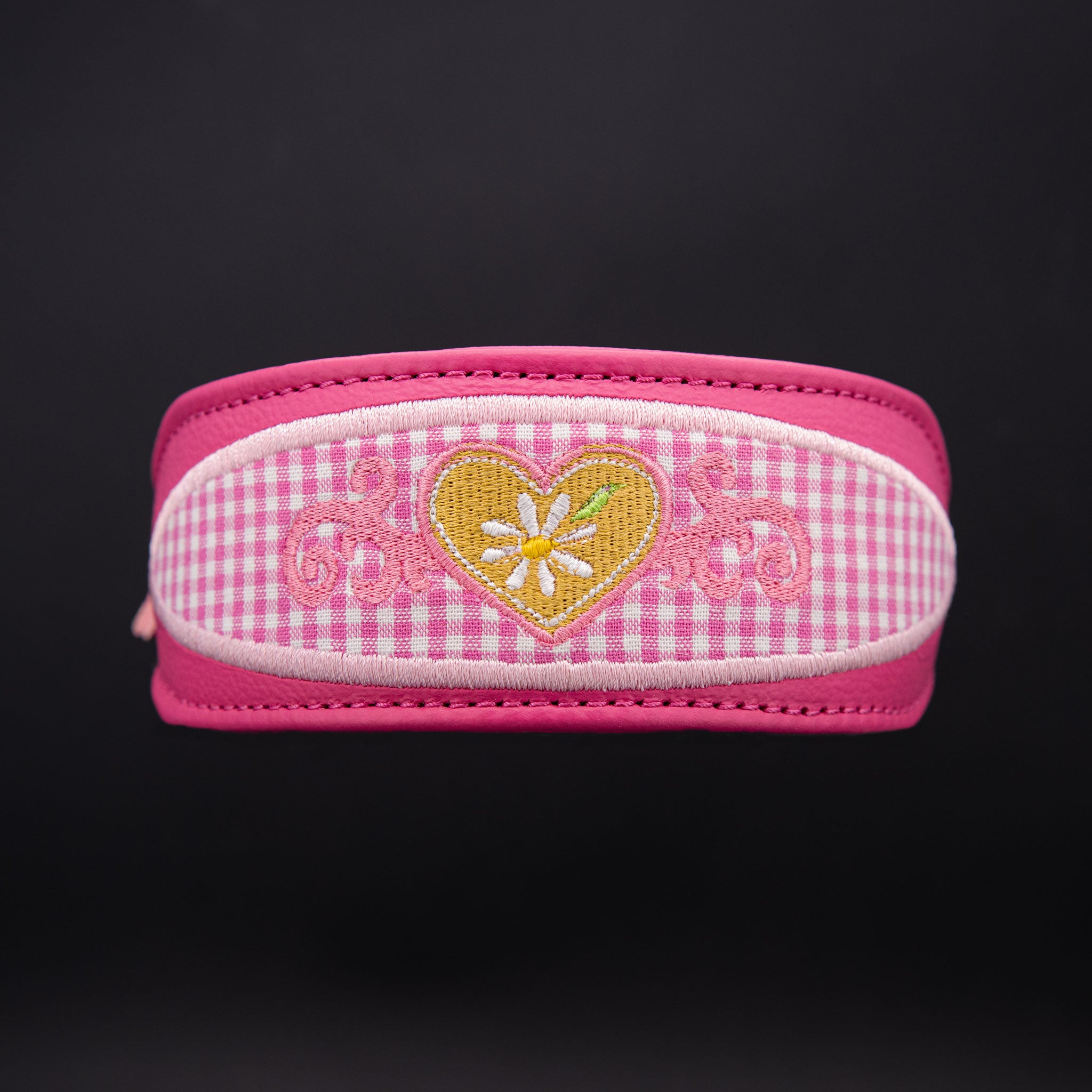 Pinkes Windhundhalsband aus Leder mit Herz-Stickerei und Vichy-Karo Applikation.
