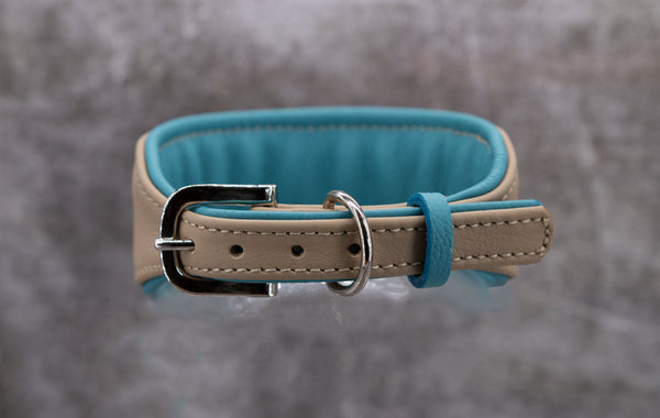 Hundehalsband feinst bestickt, handgefertigte Hundehalsbänder aus Meisterhand. Fettleder Halsband, Riemen Halsband oder klassisches Nappa Halsband, mit Lasergravur, Heiß Geprägt oder feinst bestickt, handmade-4-dogs