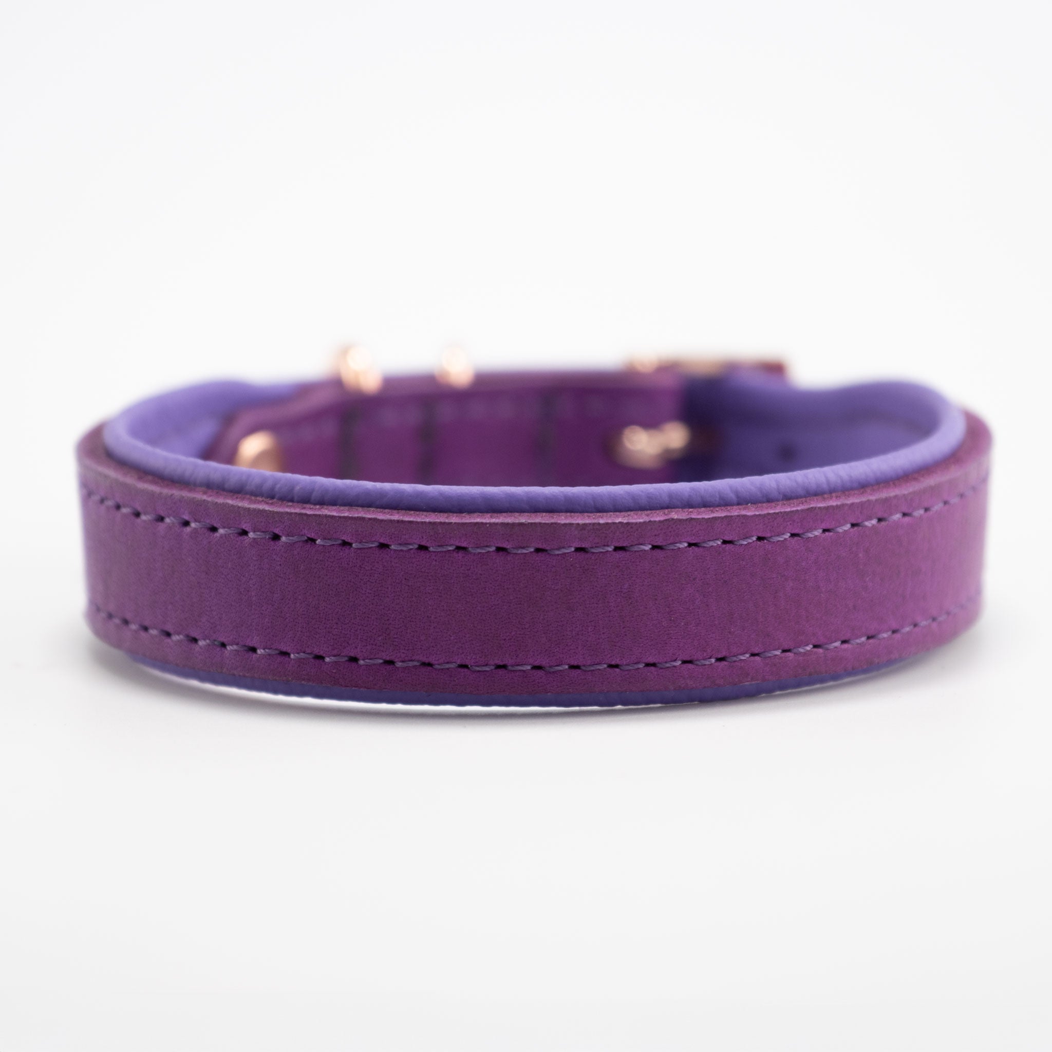 Fettleder Halsband lila mit lila nappaleder unterlegt