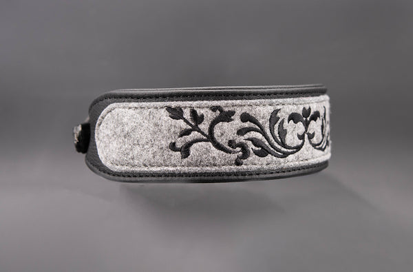 Hundehalsband feinst bestickt, handgefertigte Hundehalsbänder aus Meisterhand. Fettleder Halsband, Riemen Halsband oder klassisches Nappa Halsband, mit Lasergravur, Heiß Geprägt oder feinst bestickt, handmade-4-dogs