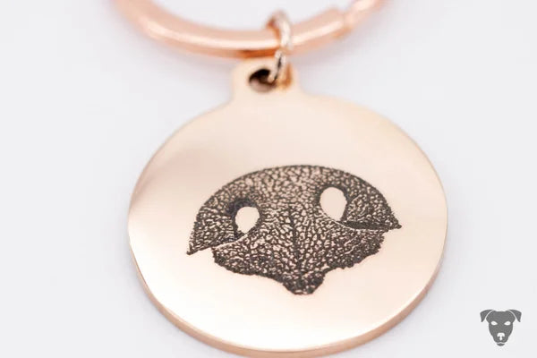 handmade-4-dogs, laser gravierter Schlüsselanhänger, Schmuck mit graviertem Pfotenabdruck, graviertem Nasenabdruck vom Hund, graviertem Baby Fußabdruck, gravierter Fingerabdruck