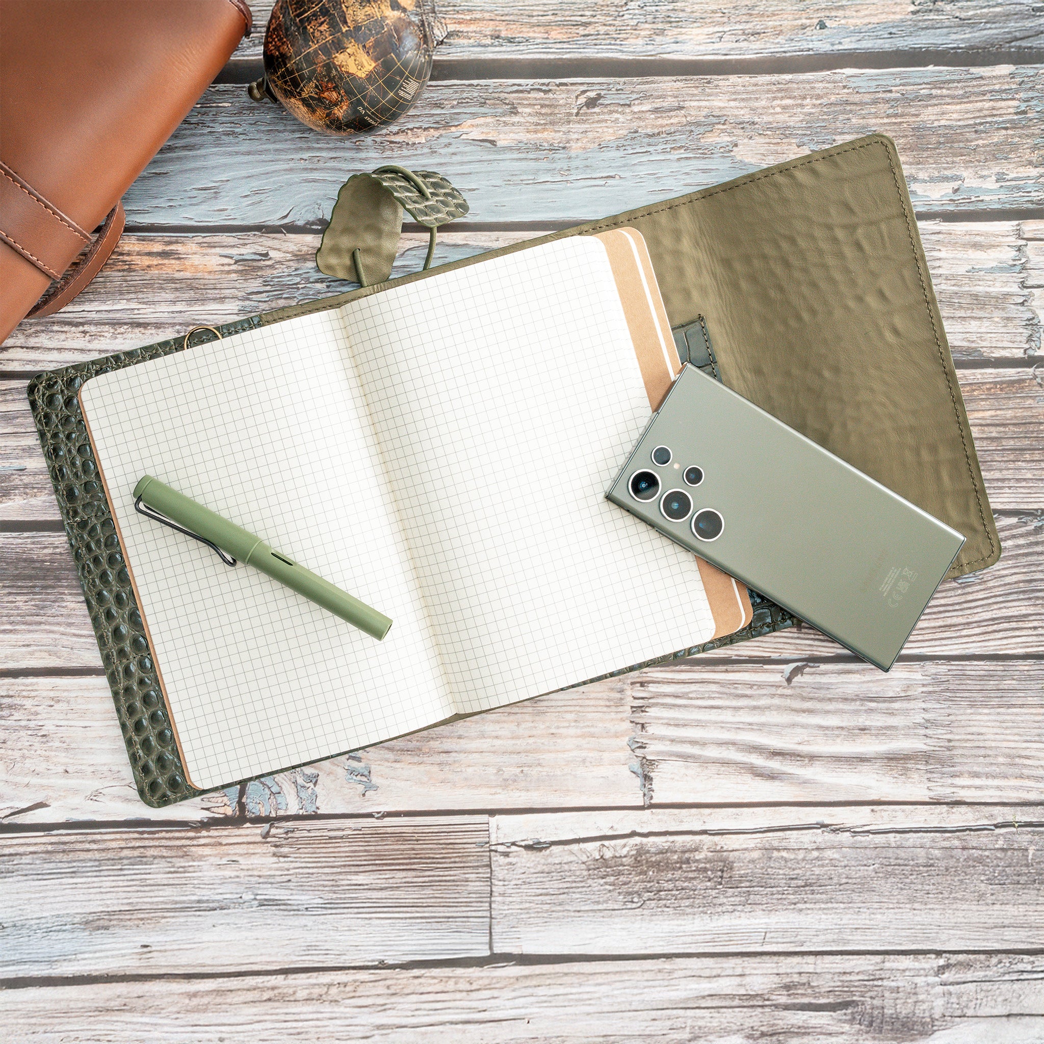 Traveler's Notebook in Kroko