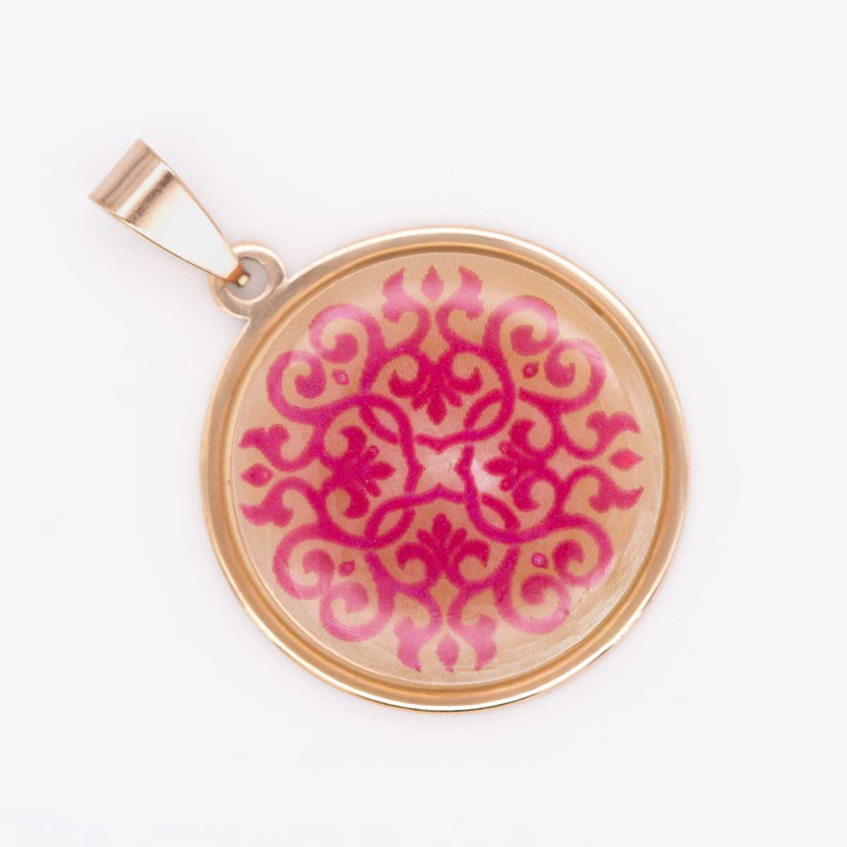 Büffelhorn Anhänger mit pinkem arabischem Ornament, Epoxidharz-Kuppel und roségoldfarbener Lünette in Draufsicht