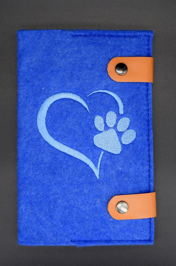 Vaccination certificate cover “Paw Heart – light blue”