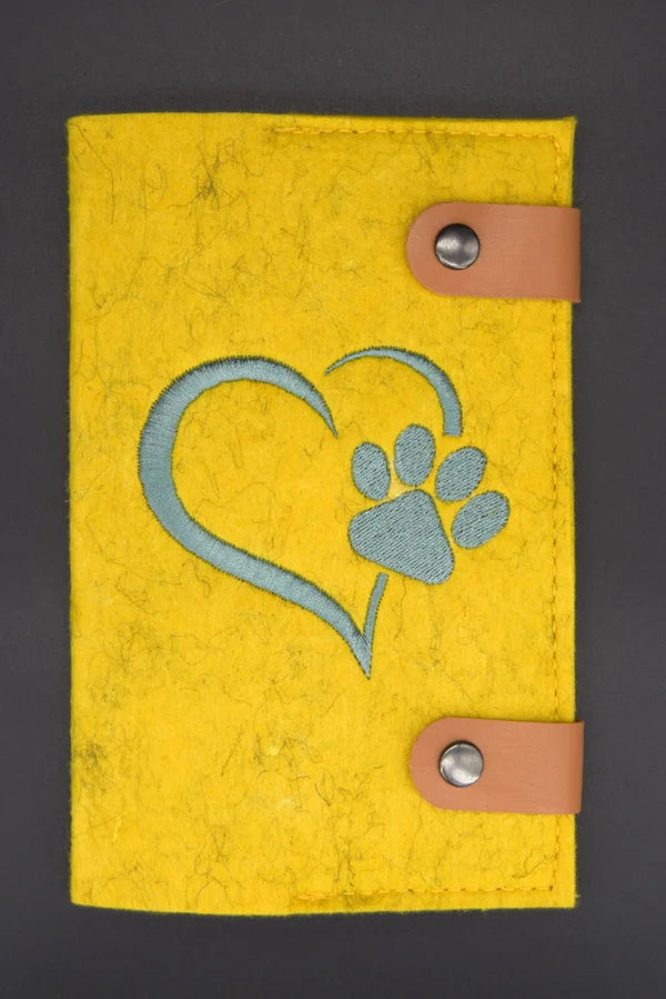 Vaccination certificate cover "Paw Heart - silver"