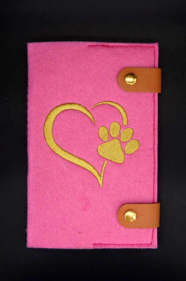 Vaccination certificate cover “Paw Heart – gold”