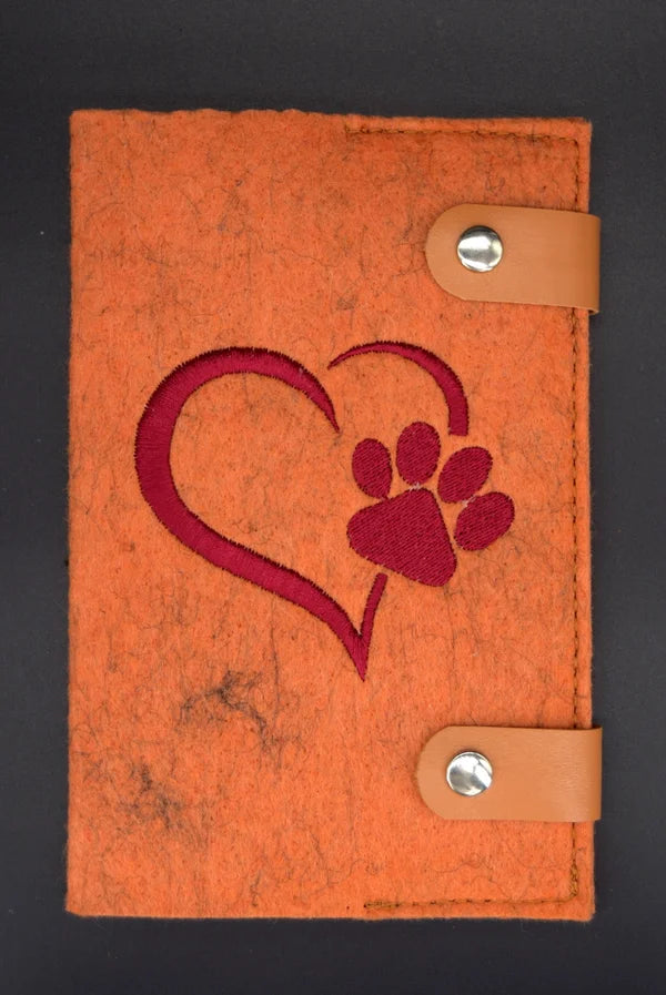 Vaccination certificate cover "Paw Heart - red