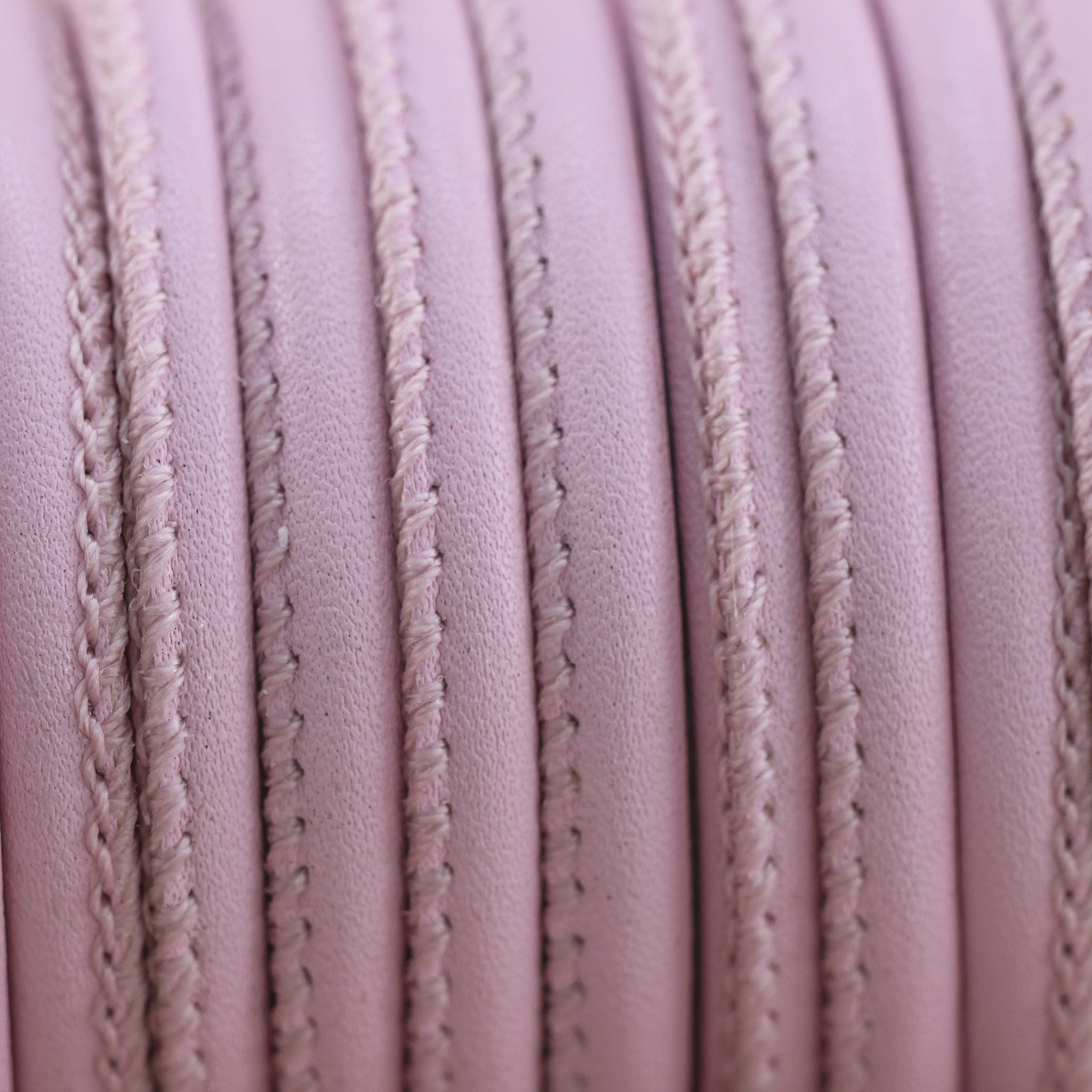 makro ansicht lammnappa schmuckkordel rosa