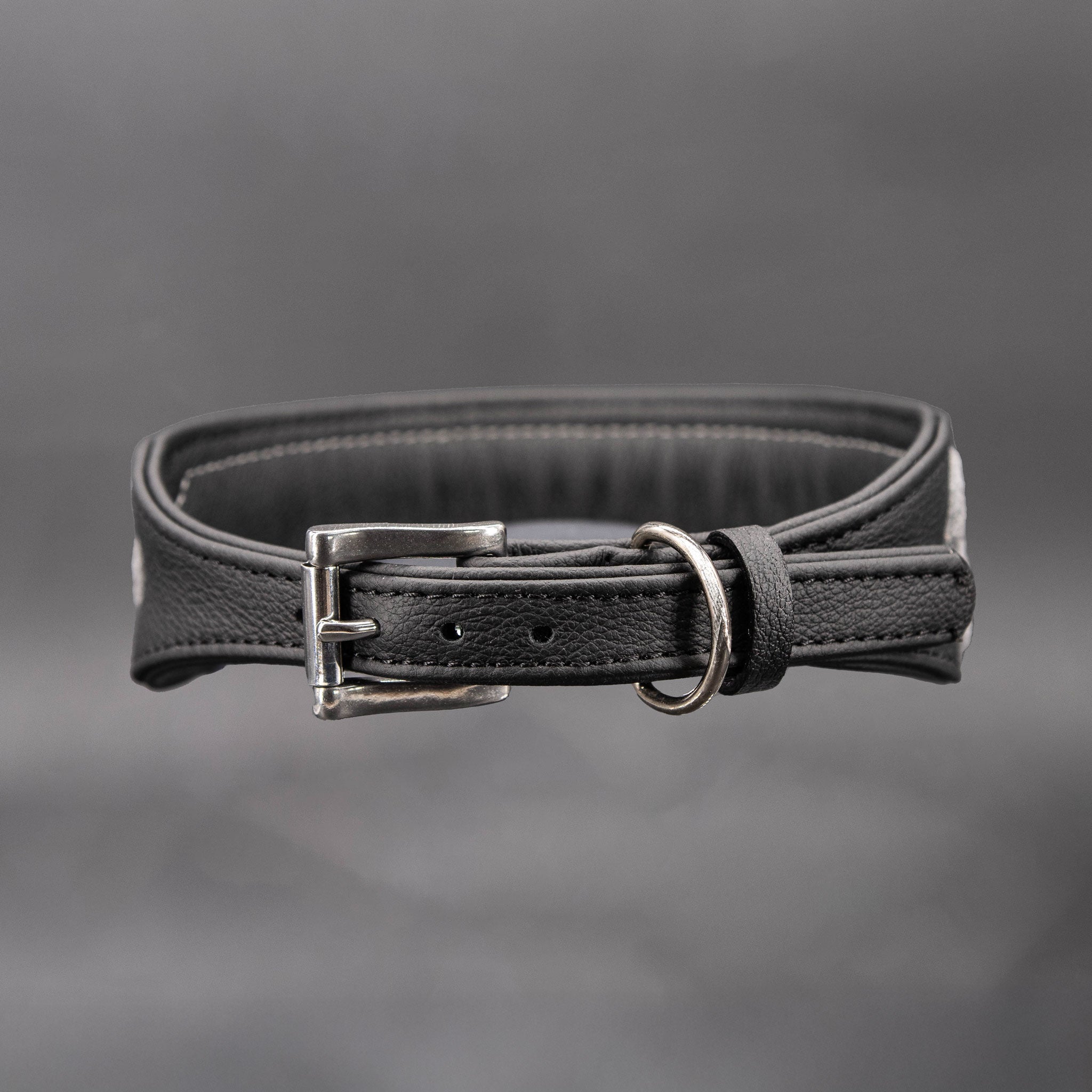 Breites Windhundhalsband aus schwarzem Leder mit NIRO-Verschluss Detailansicht