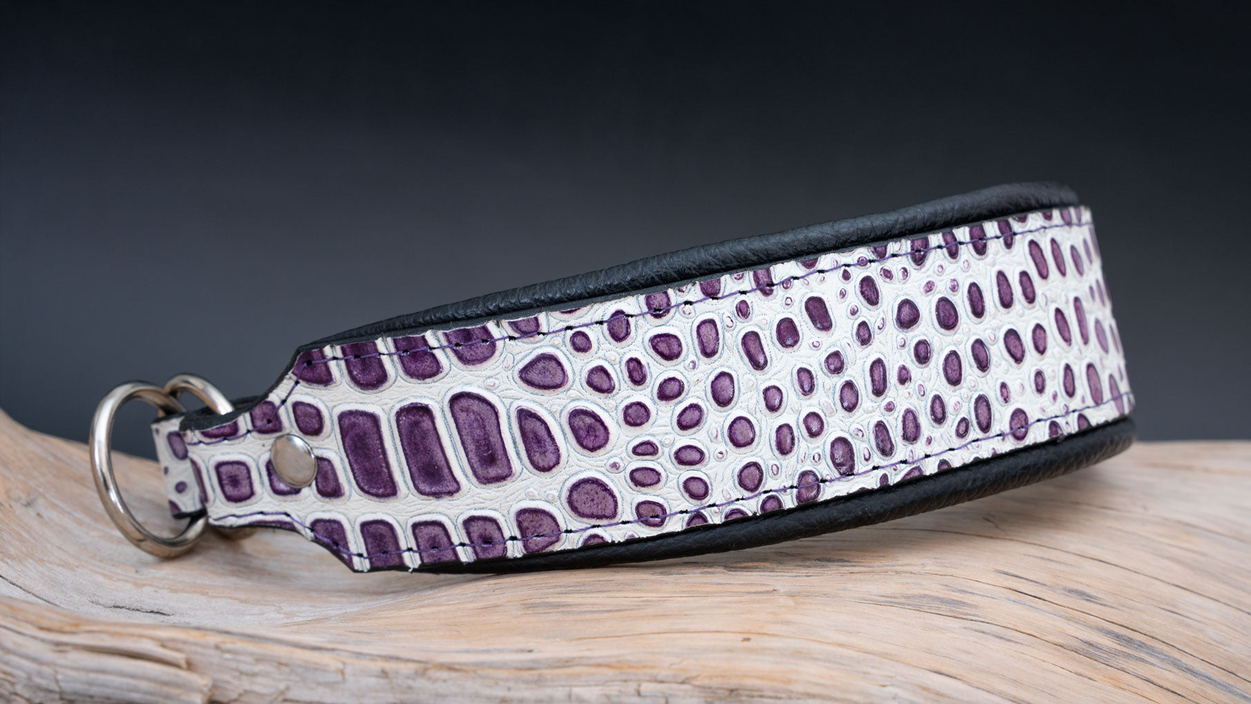 Lederhalsband Kroko-Optik "Weiß & Lila" mit Lederzug-Stopp (5cm Breit)