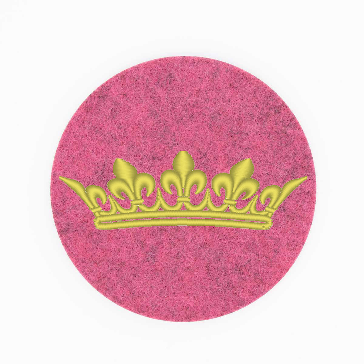 Stickmotiv einer eleganten Krone in Gold als Veredelungsoption für die Impfpasshülle.