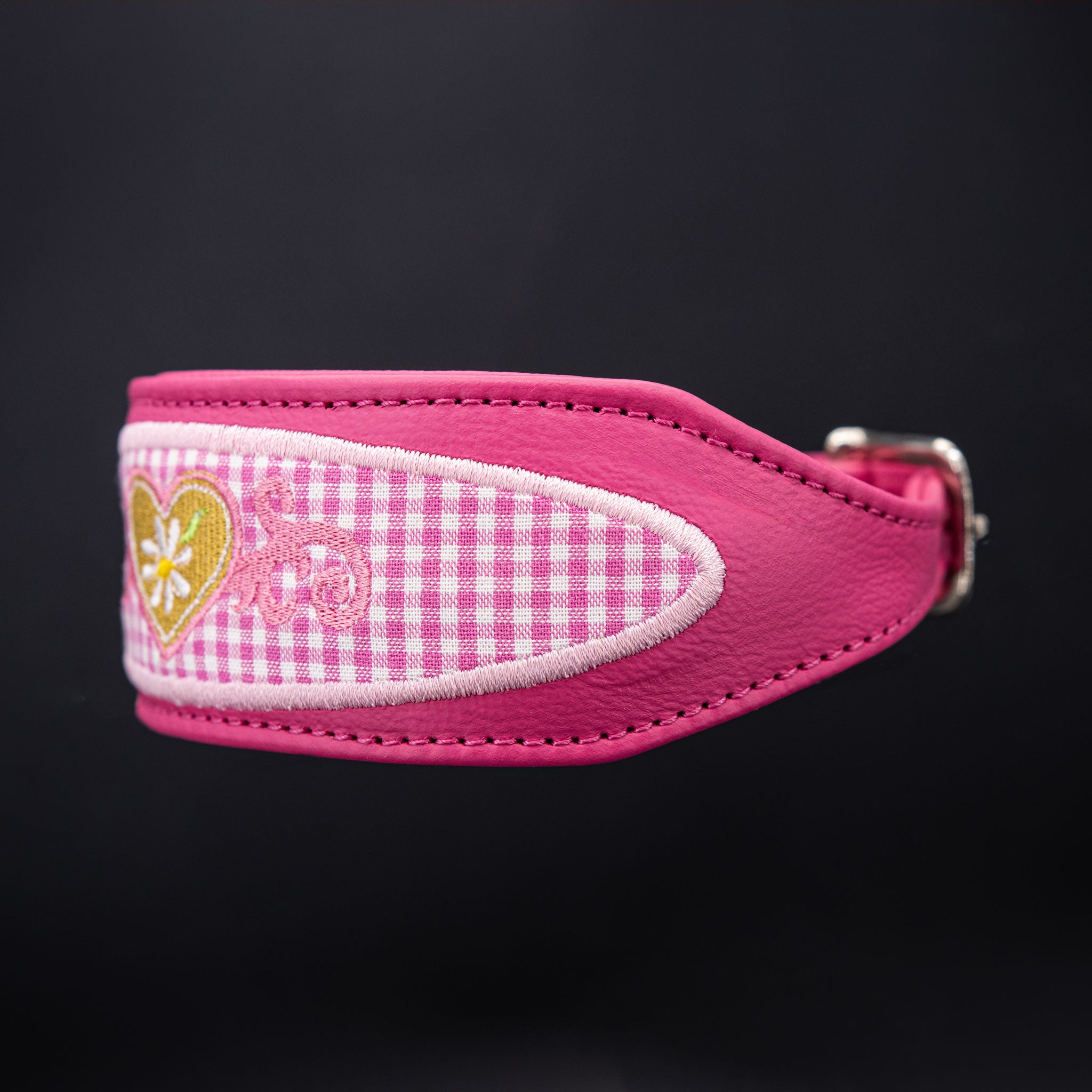 Seitenansicht des breiten, gepolsterten Lederhalsbands für Whippets in Pink