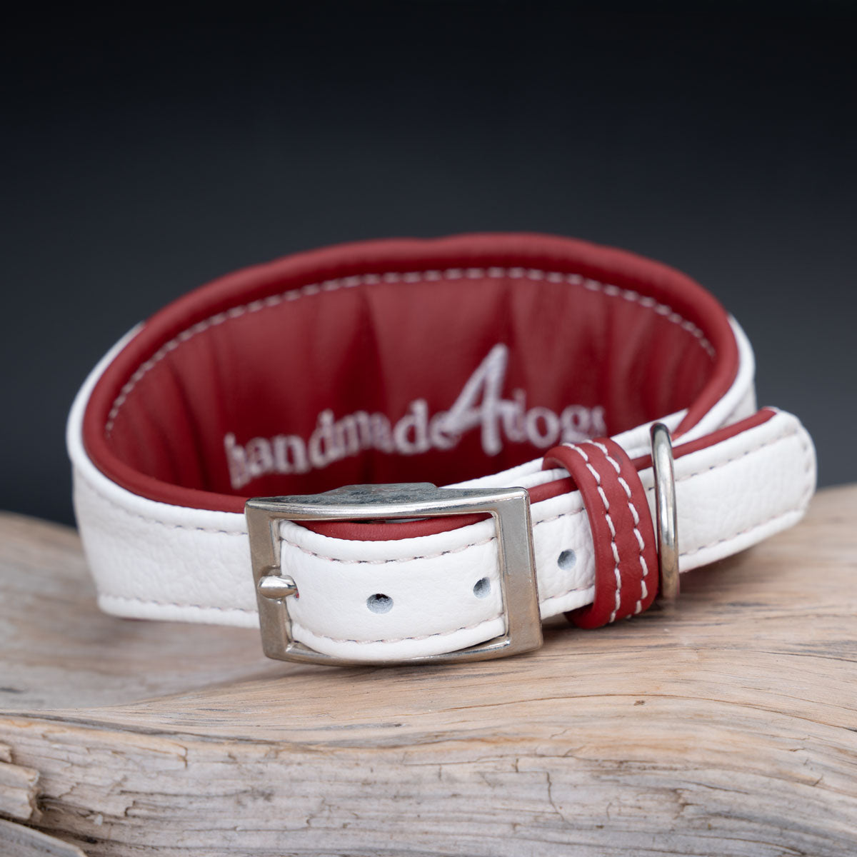 Handgefertigtes Windhundhalsband Rosenband aus weißem und rotem Rindsnappa mit Schnallenverschluss
